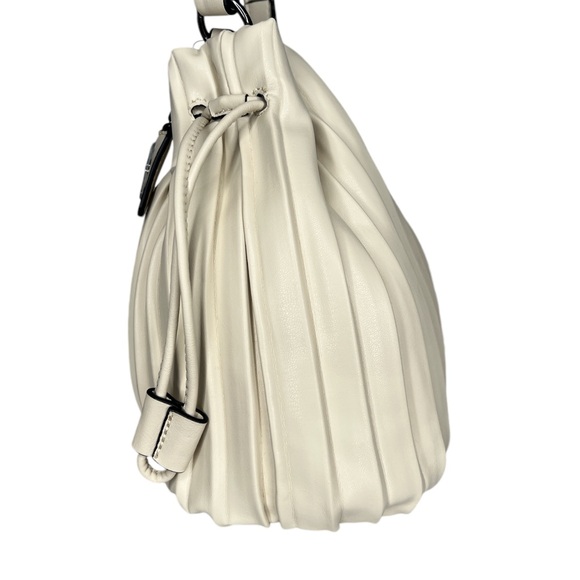 Simply Vera Vera Wang Jalessa Bucket Bag - Picture 8 of 12